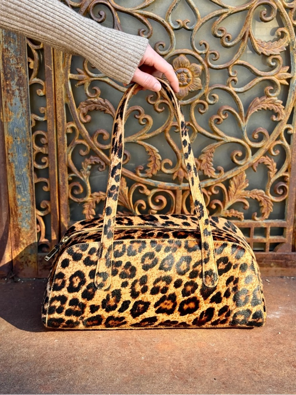 NWT Mansur Gavriel Helios Shoulder Bag leopard - Picture 2 of 9